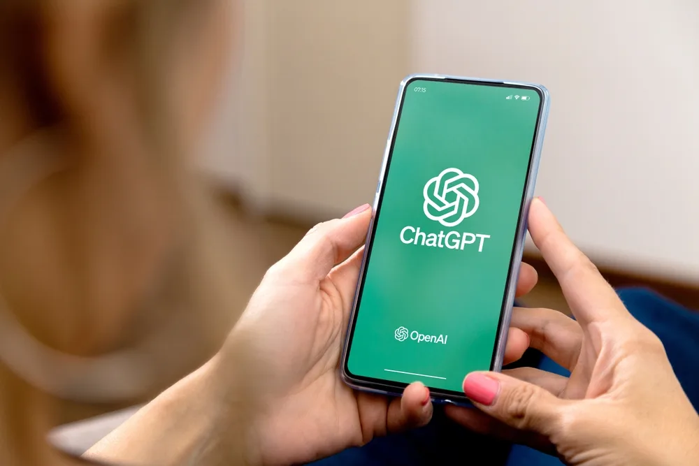 GPT-6 上线 ChatGPT：回答不再只有文字，Intelligent UI 来了